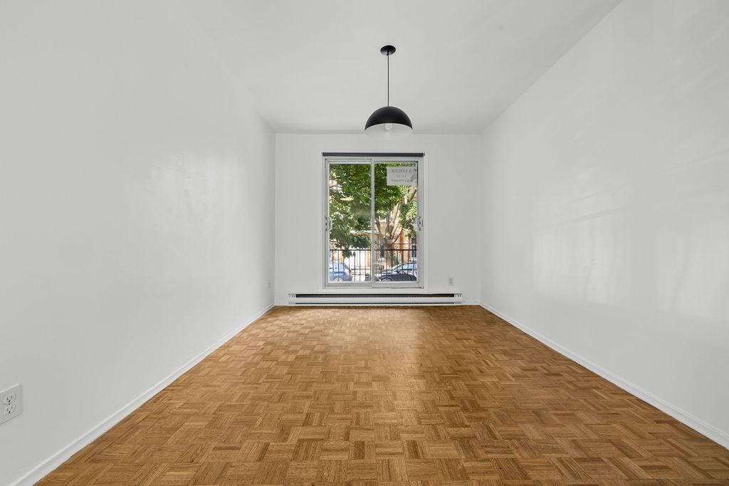 5440 Rue Chabot #4 - Photo 3 of 10