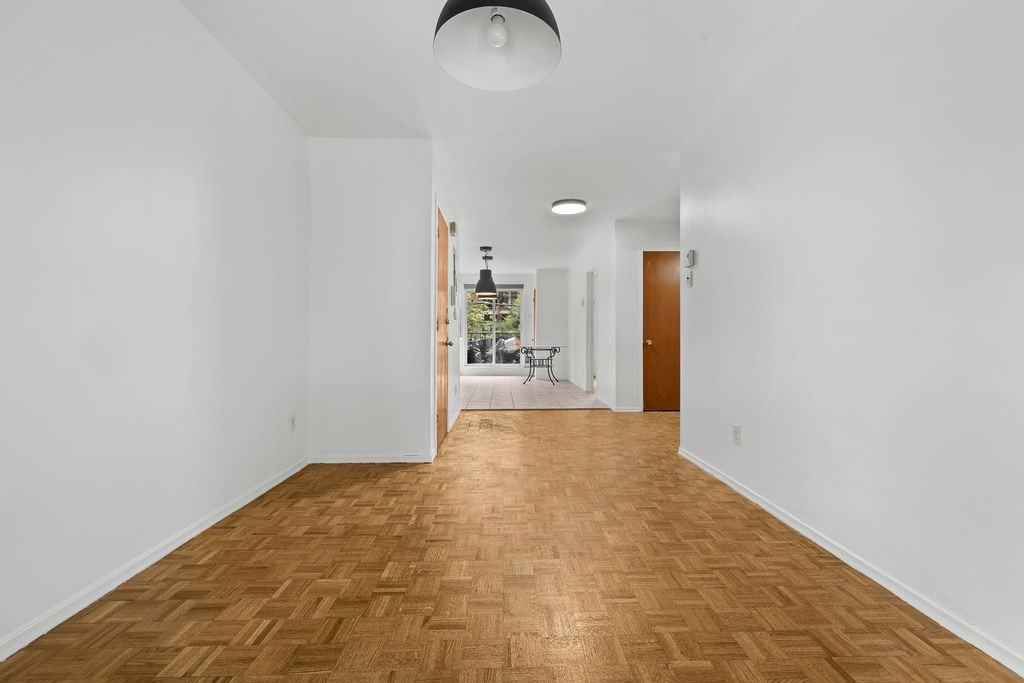 5440 Rue Chabot #4 - Photo 4 of 10