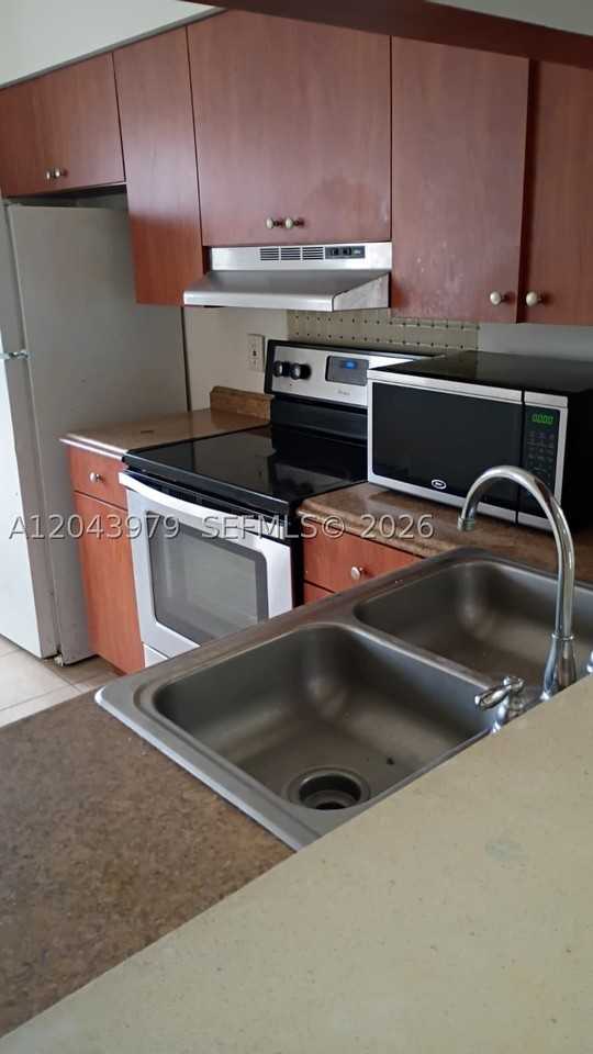 2271 Sw 80th Ter #2271 - Photo 3 of 10