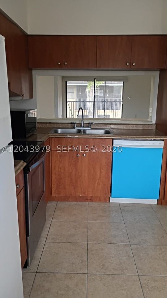 2271 Sw 80th Ter #2271 - Photo 4 of 10