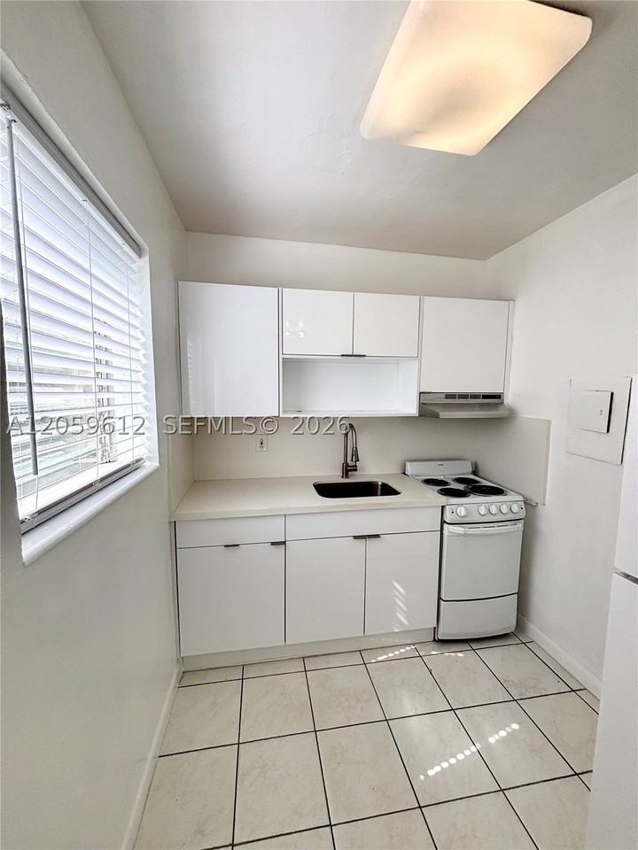 31 Navarre Ave #9 - Photo 3 of 8