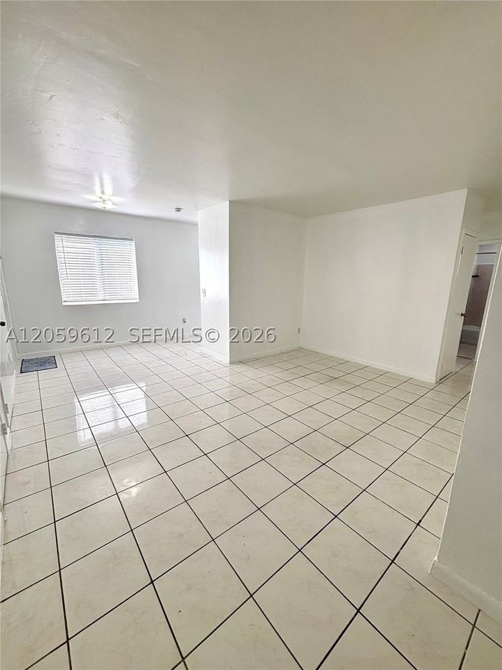31 Navarre Ave #9 - Photo 6 of 8