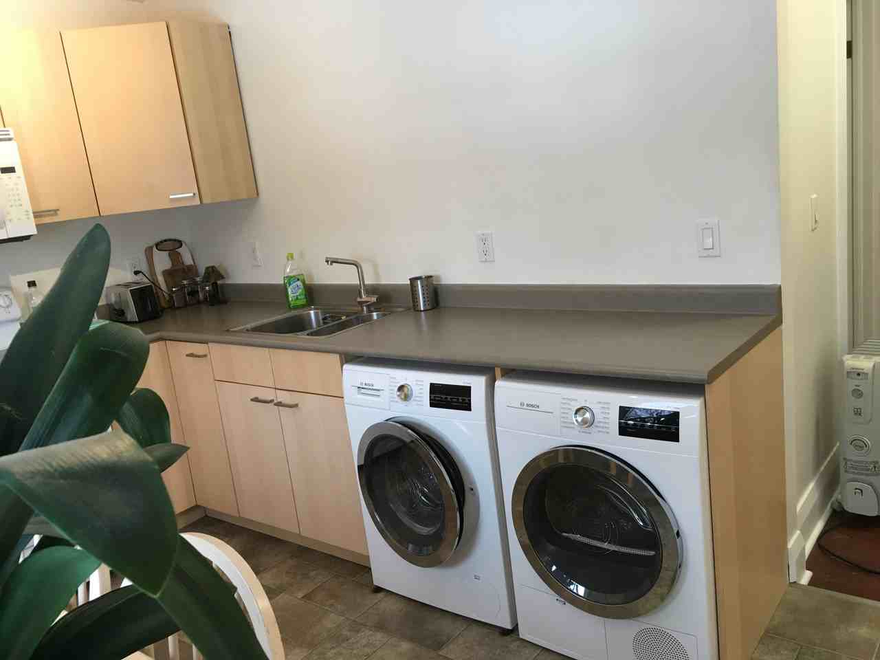 167 1/2 Silverthorn Ave - Photo 7 of 10