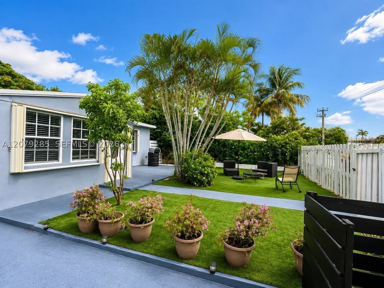307 Sw 15th St #1 - Photo 4 of 16