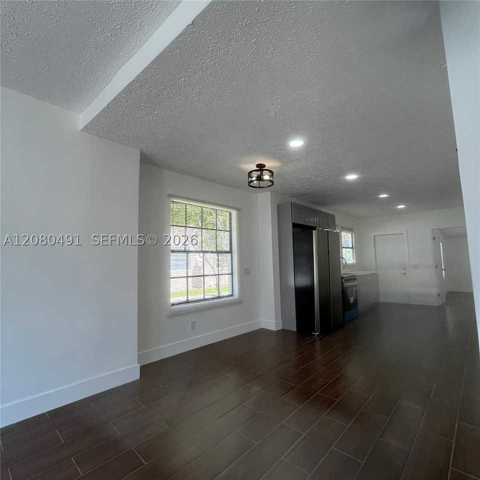 8 S C St - Photo 4 of 15