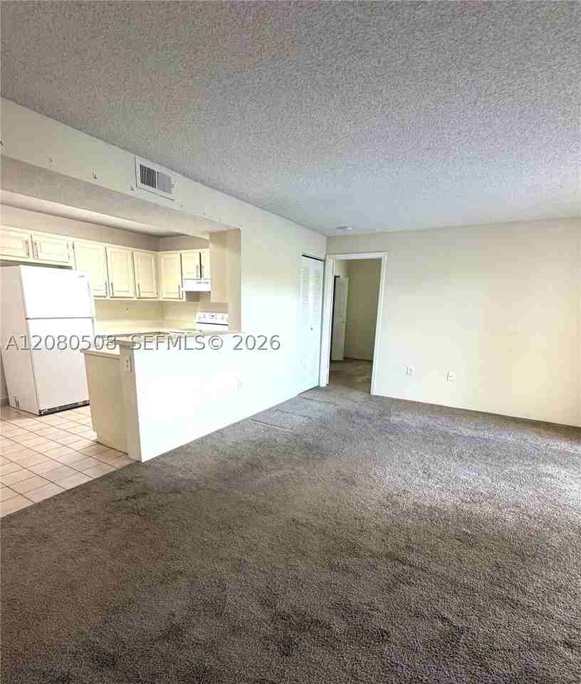 351 Palm Way #303 - Photo 5 of 28