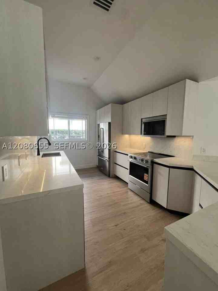 211 Sw 29th Rd - Photo 4 of 17