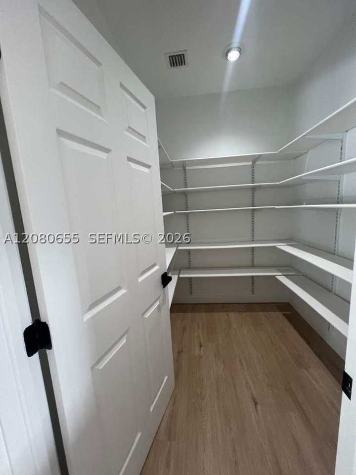 211 Sw 29th Rd - Photo 5 of 17