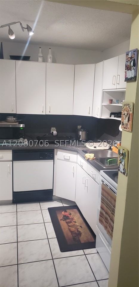 11 Olive Dr #F - Photo 3 of 15