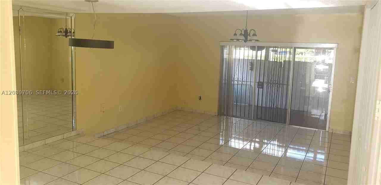 11 Olive Dr #F - Photo 5 of 15