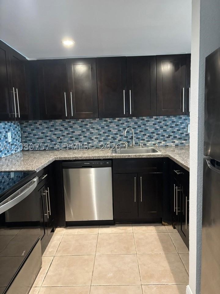 6970 Nw 186th St #3-505 - Photo 3 of 10