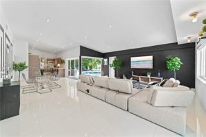 featured image of 2200 Ne 192nd St