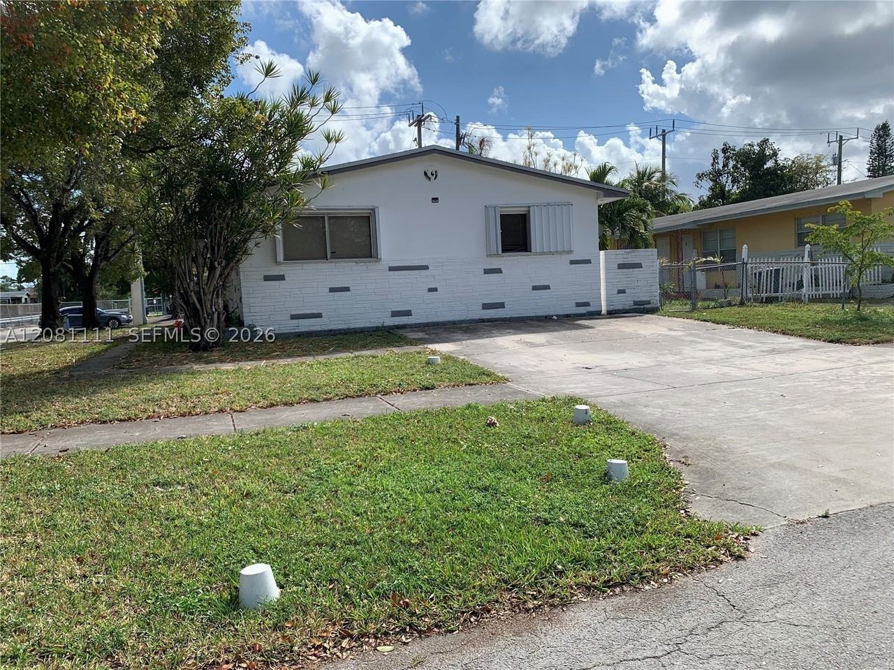 401 Sw 8th St #A - Photo 3 of 19