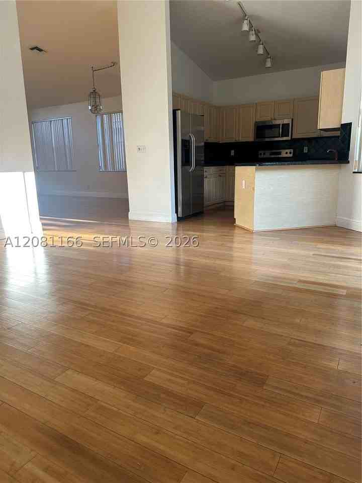 11090 Baybreeze Way #11090 - Photo 3 of 31