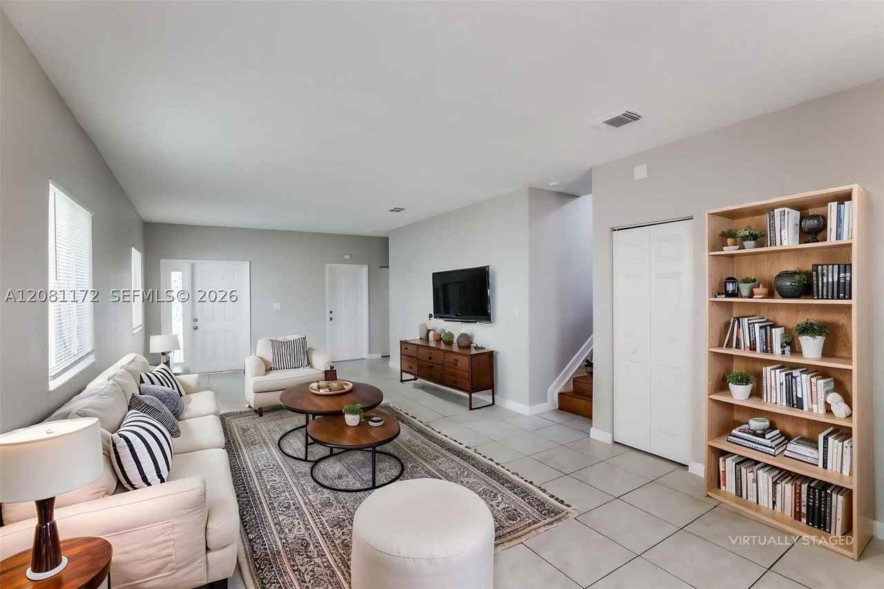 3432 Ne 3rd Dr - Photo 4 of 18