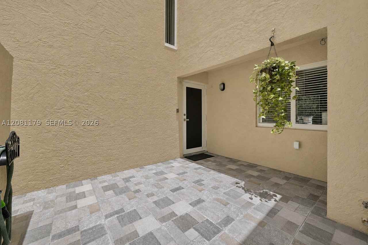 9133 Fontainebleau Blvd #5 - Photo 7 of 50