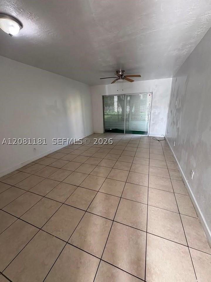 14002 Ne 2nd Ct #2-2-2 - Photo 4 of 6