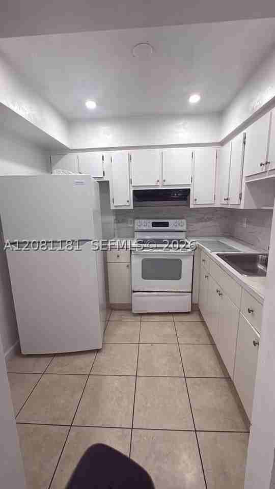14002 Ne 2nd Ct #2-2-2 - Photo 5 of 6