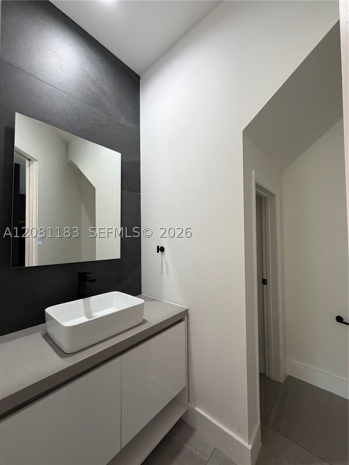 4655 Sw 32nd Ave #2B - Photo 5 of 23