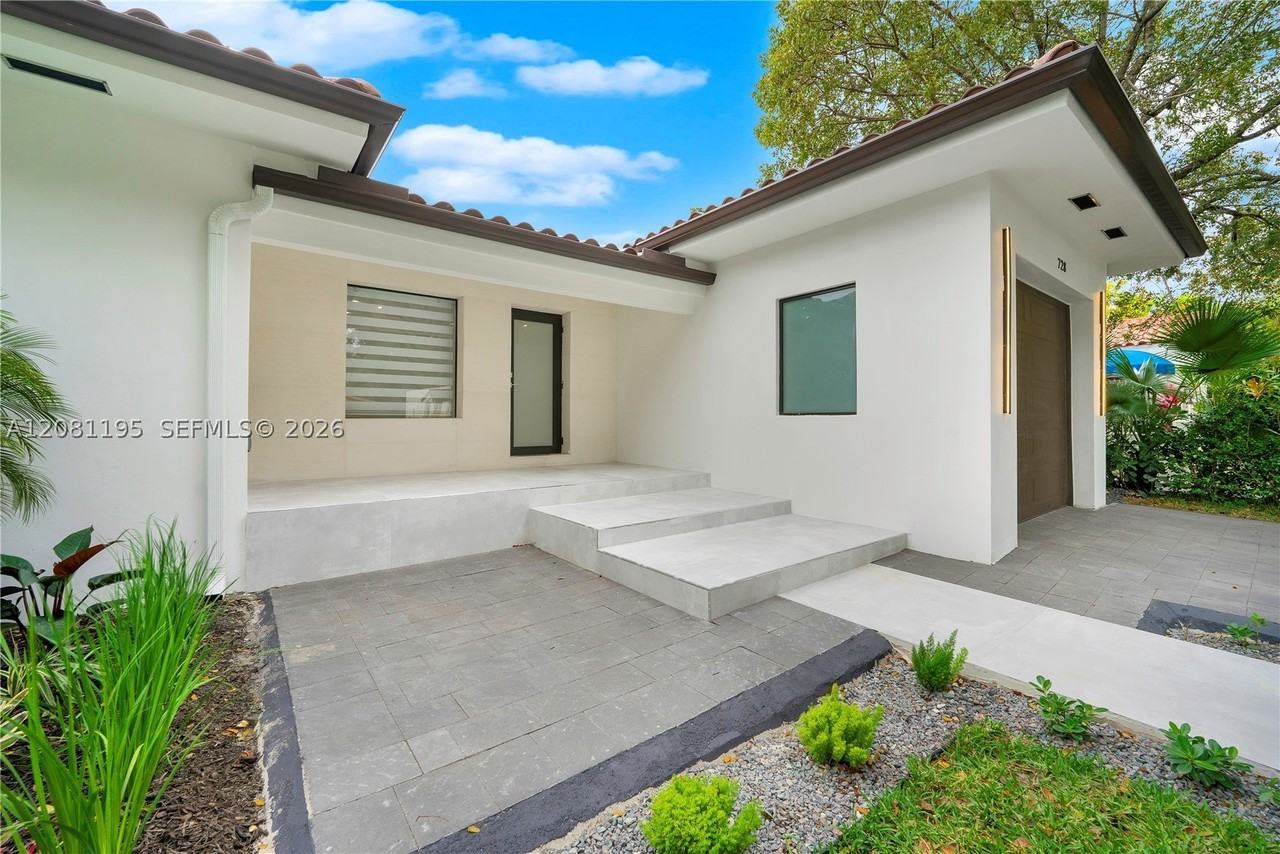 728 Majorca Ave - Photo 3 of 44