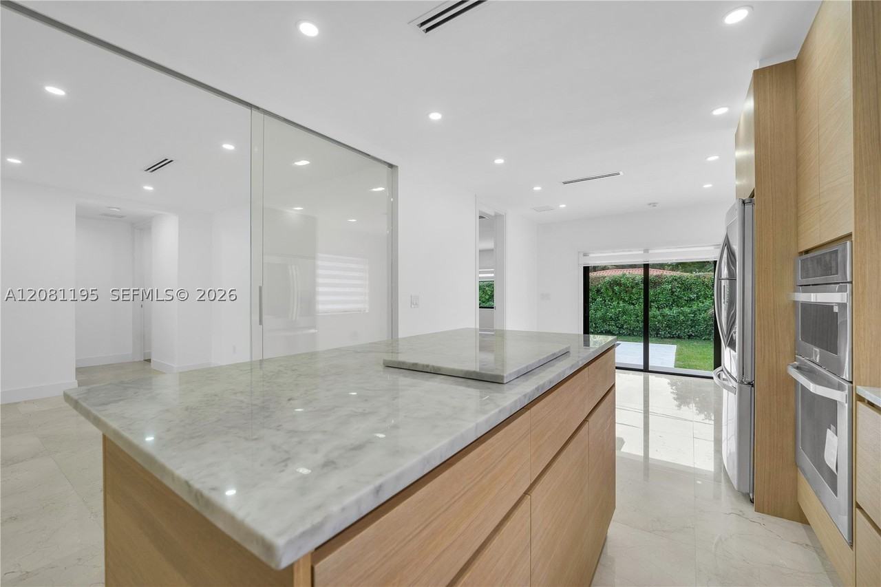 728 Majorca Ave - Photo 6 of 44