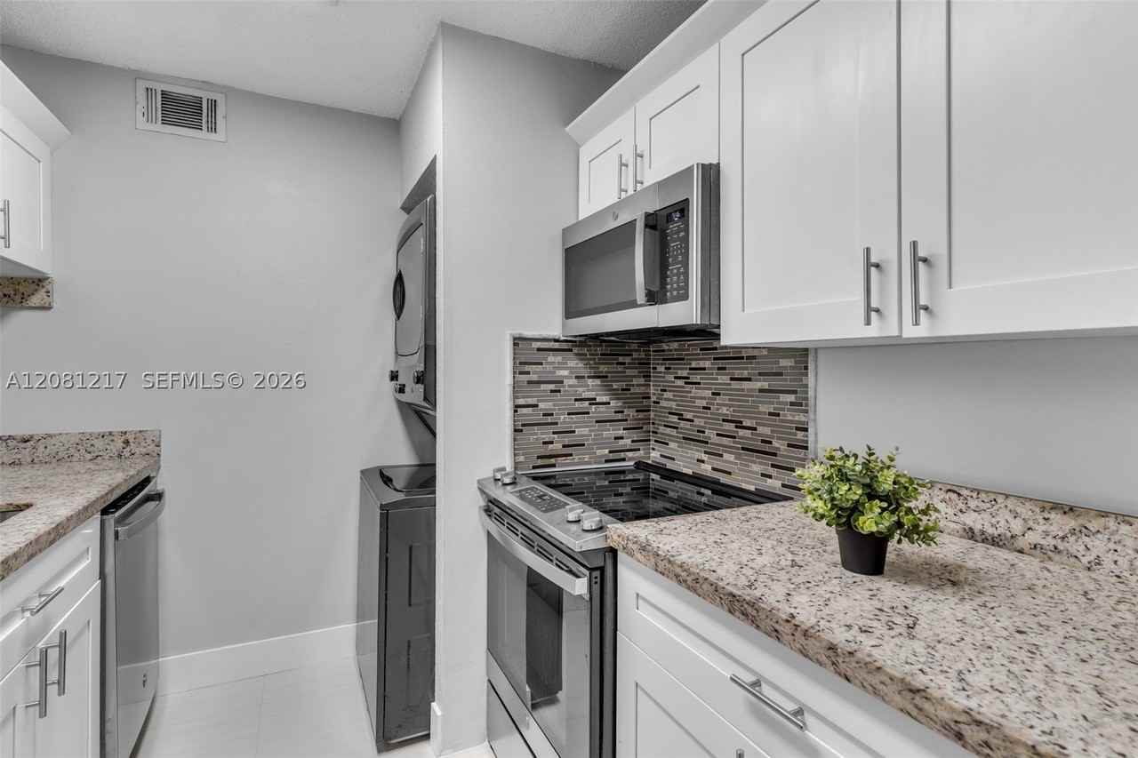 15665 Sw 74th Circle Dr #5 - Photo 5 of 20