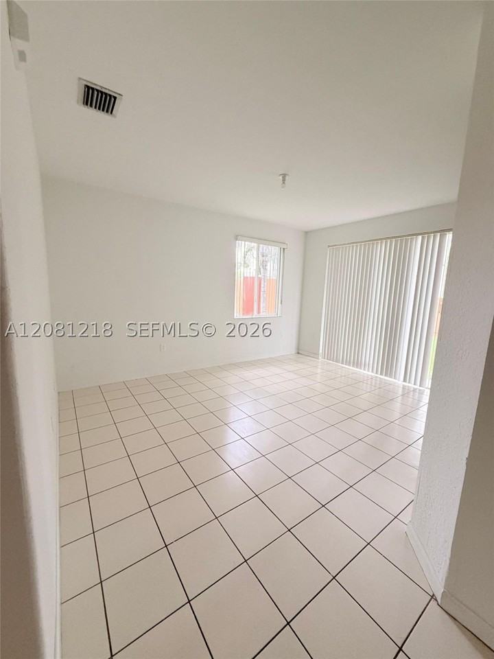 2628 Se 14th Ave #308 - Photo 5 of 21