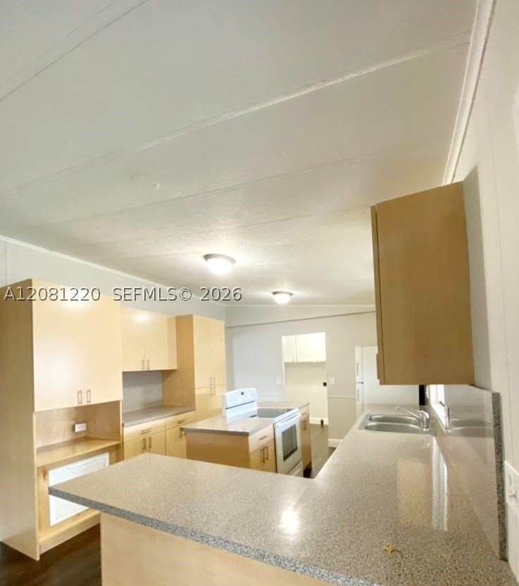 710 Nw 219th Ave - Photo 6 of 16