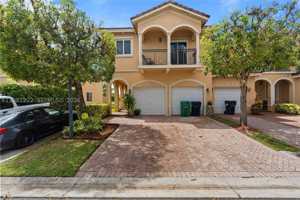 featured image of 16570 Sw 70th St
