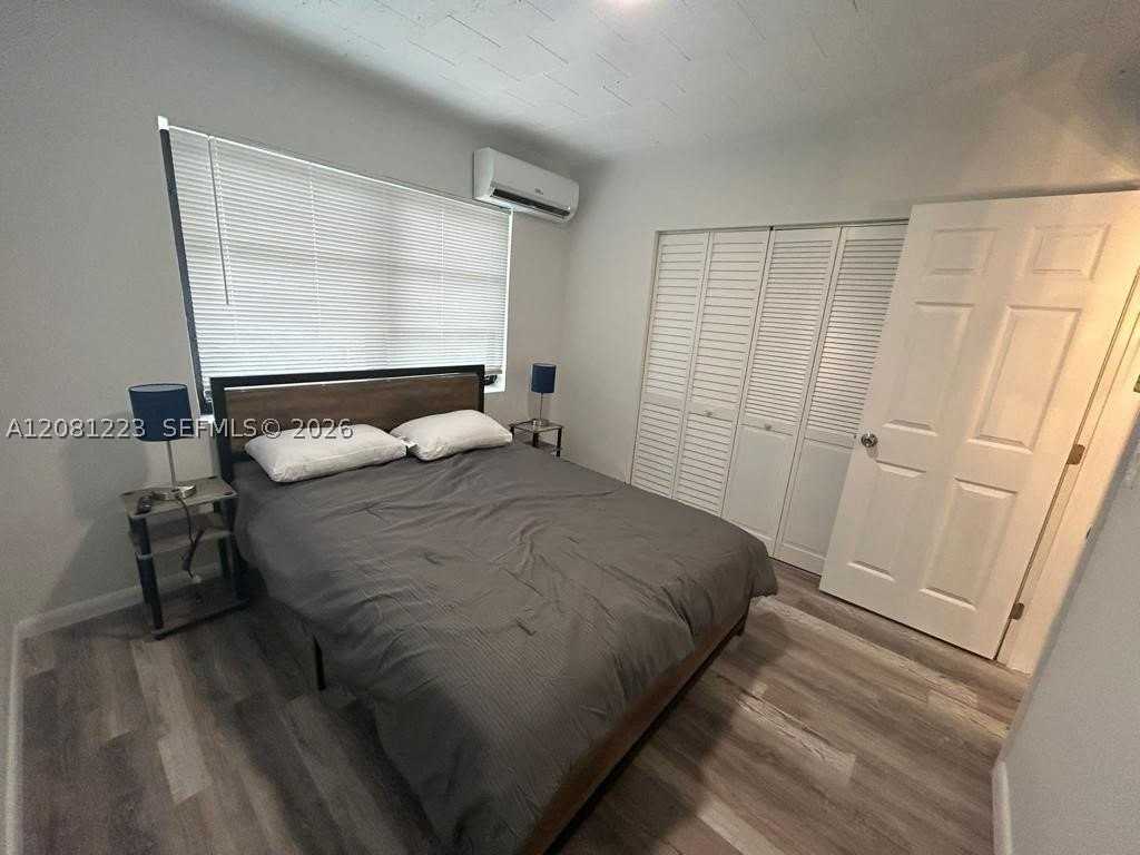 2655 Sw 24th Ave #4 - Photo 3 of 15