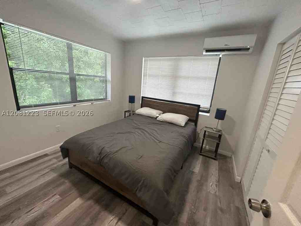 2655 Sw 24th Ave #4 - Photo 4 of 15