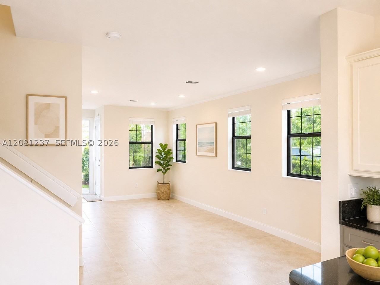 103 Gramercy Square Dr - Photo 3 of 15