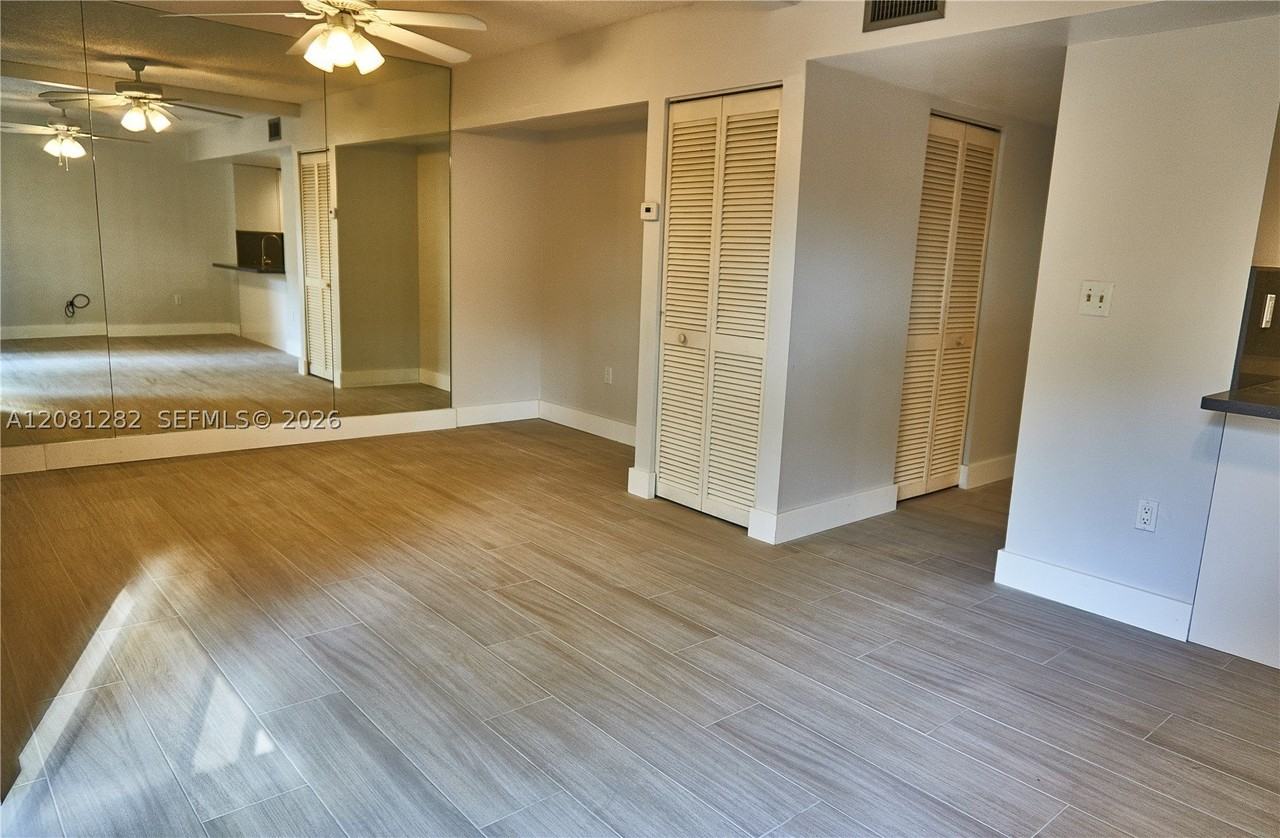 10042 Sw 77th Ct - Photo 5 of 20