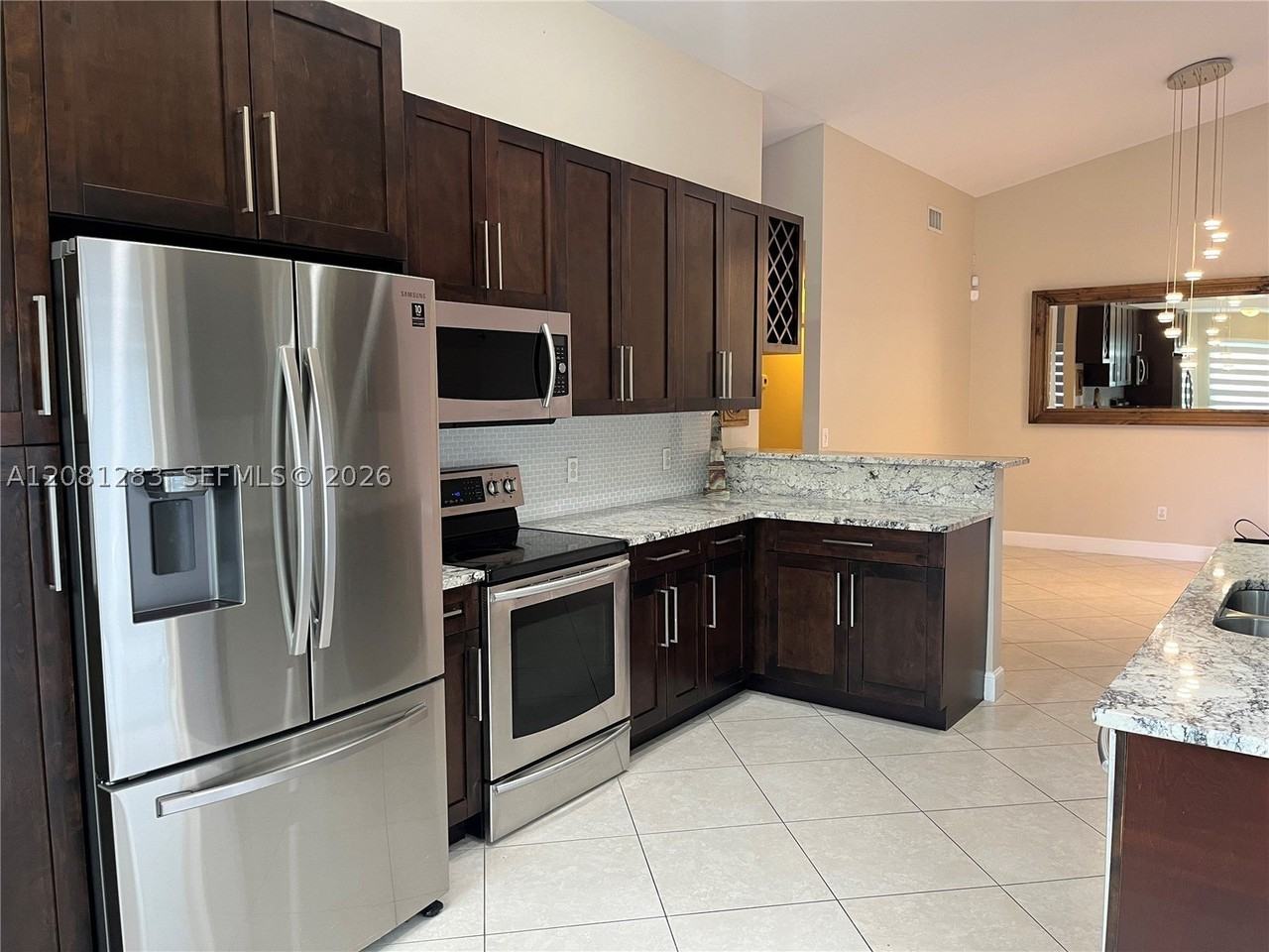 248 Nw 47th Ave - Photo 4 of 24
