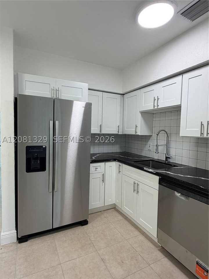 1311 Ne 157th St - Photo 5 of 22