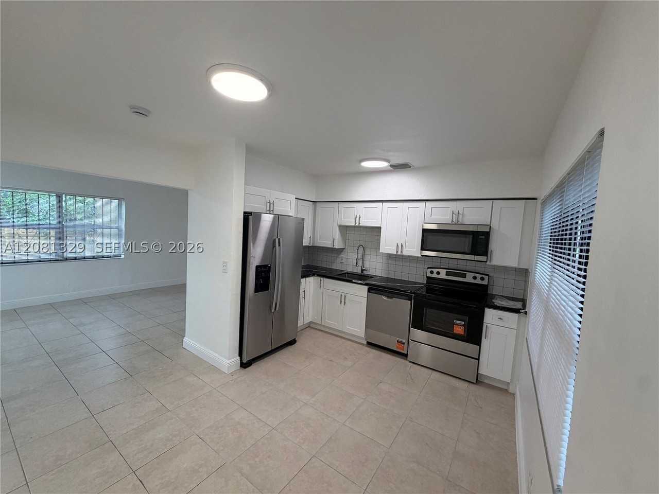 1311 Ne 157th St - Photo 7 of 22