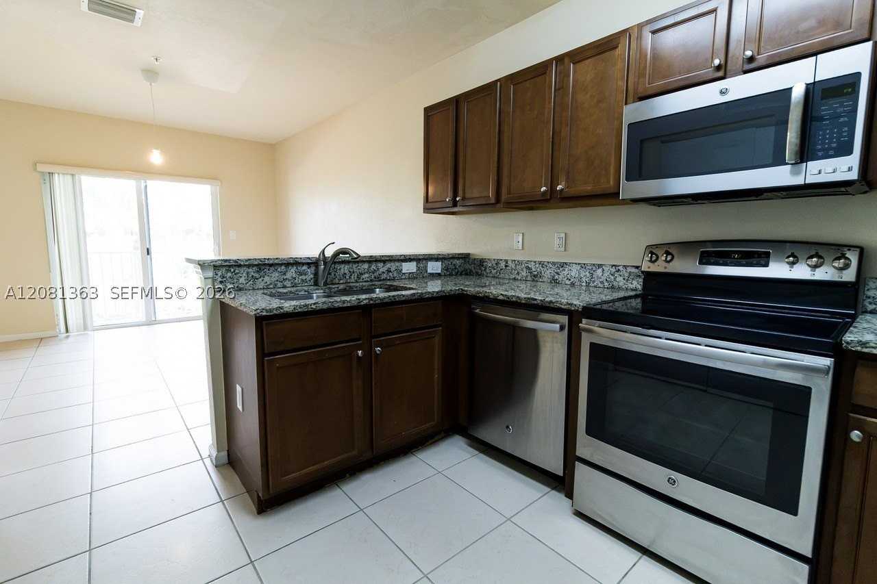 8800 Nw 97th Ave #208