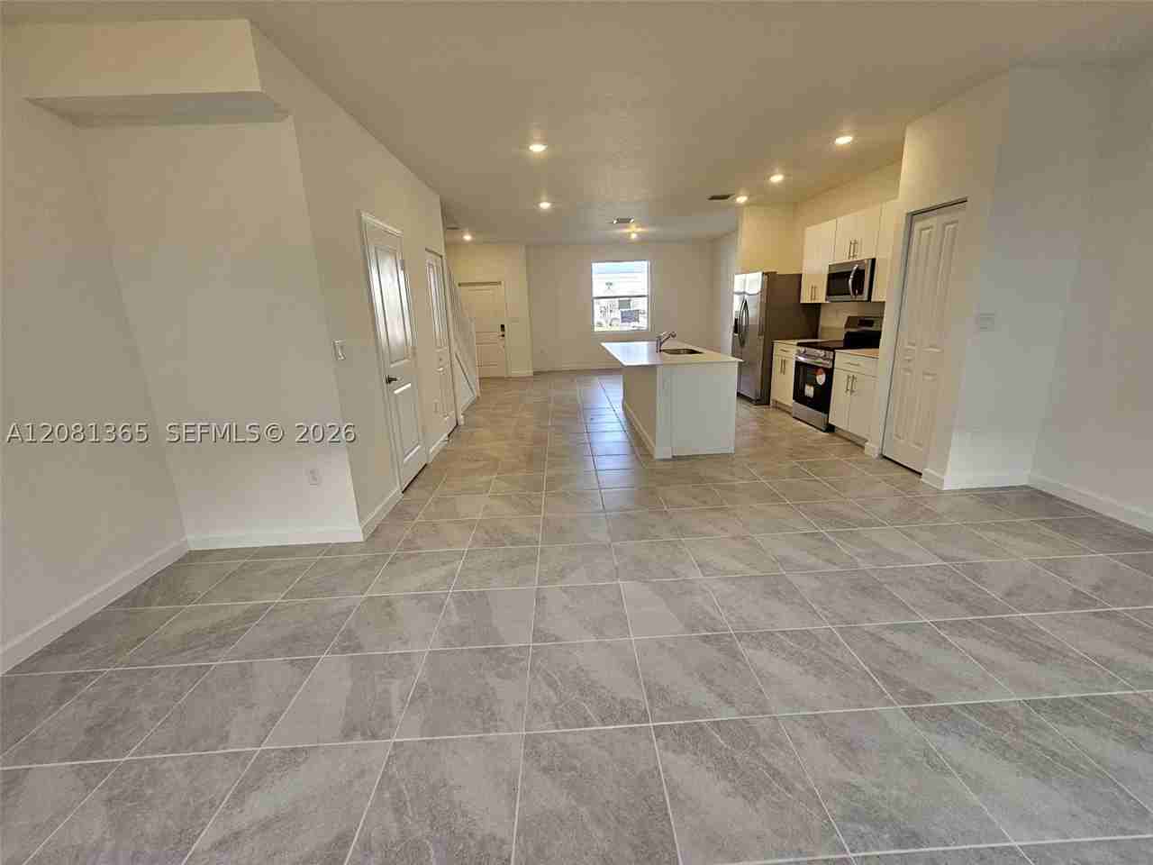 1175 Se 1st Ter #0 - Photo 6 of 25