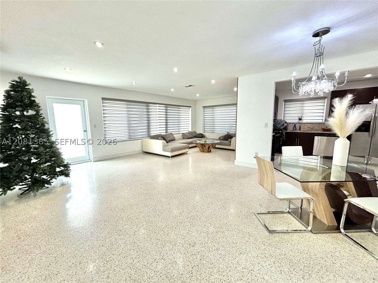 30 Ne 125th St - Photo 2 of 25