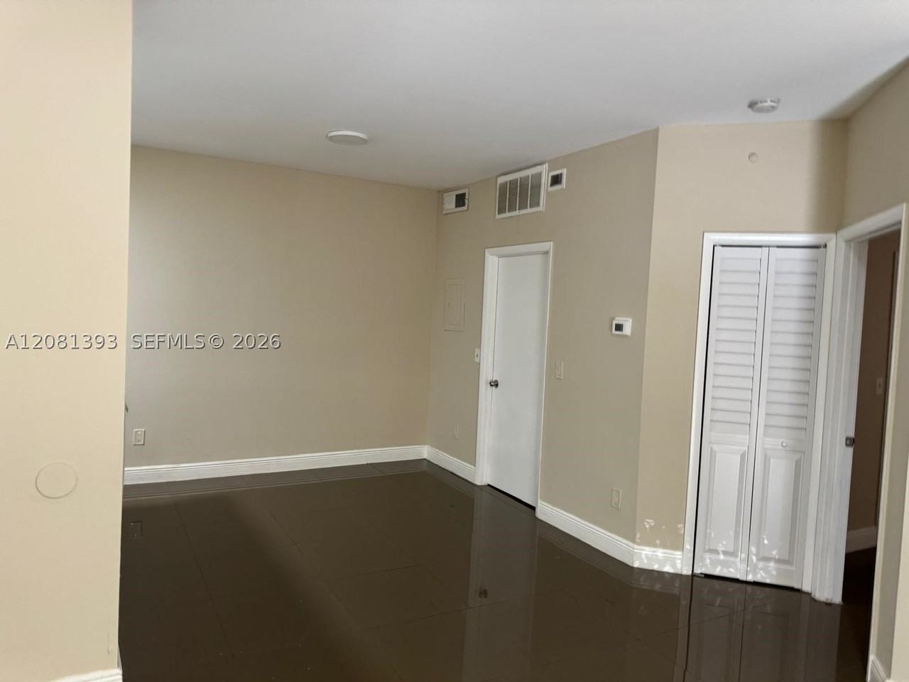 18324 Nw 68th Ave #B - Photo 2 of 4