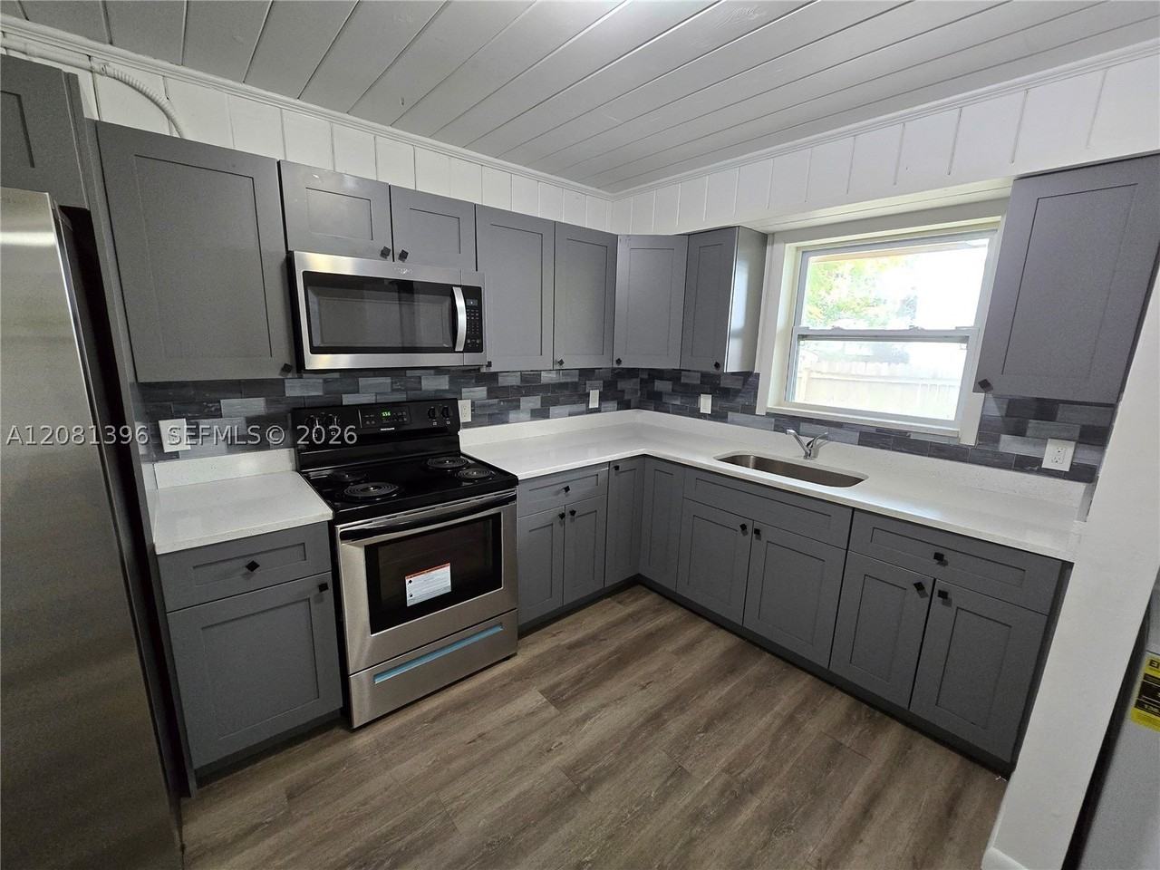 4000 Greenwood Ave #2 - Photo 3 of 3