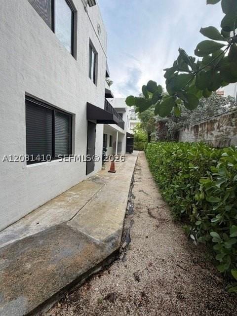 625 Sw 5th Ave #10 - Photo 2 of 12