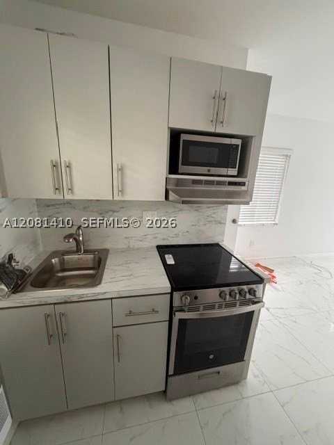625 Sw 5th Ave #10 - Photo 6 of 12