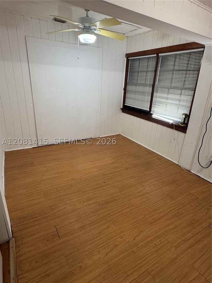3271 Nw 15th St - Photo 7 of 11