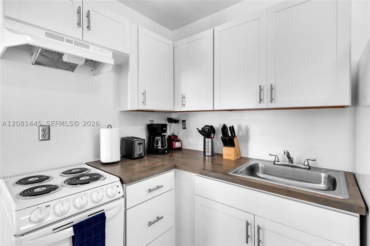 925 Sw 15th Ave - Photo 5 of 11
