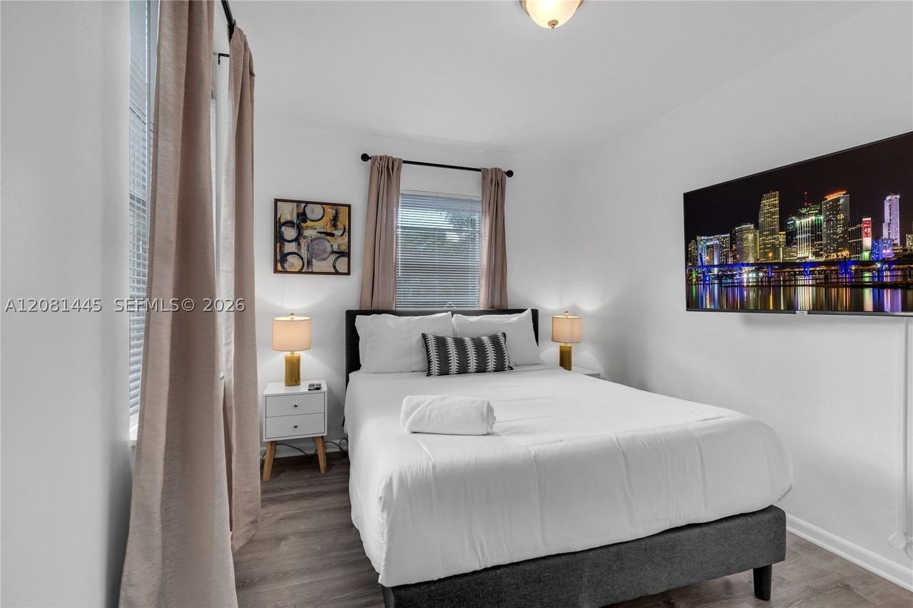 925 Sw 15th Ave - Photo 6 of 11
