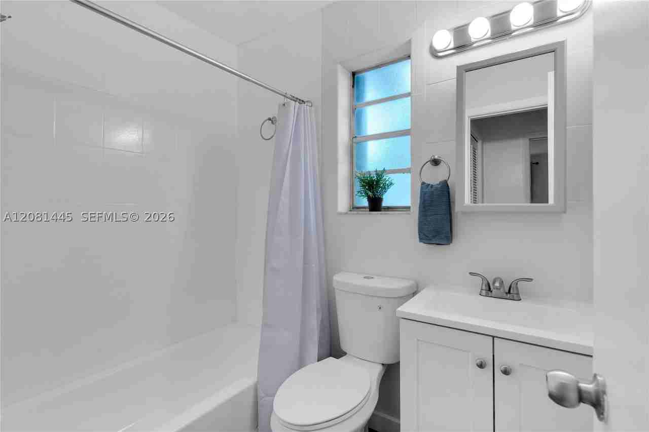925 Sw 15th Ave - Photo 7 of 11