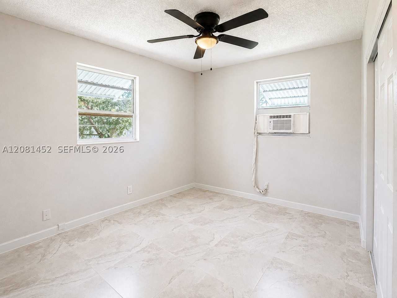2631 Nw 6th St - Photo 4 of 17