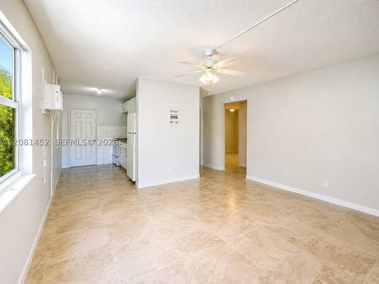2631 Nw 6th St - Photo 6 of 17