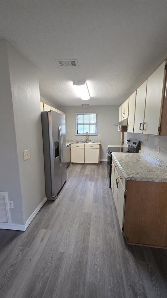 24 Wellside Ln - Photo 3 of 34